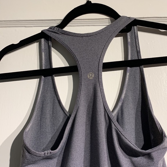 Lululemon cool racerback in grey & white microstripe - Picture 6 of 10
